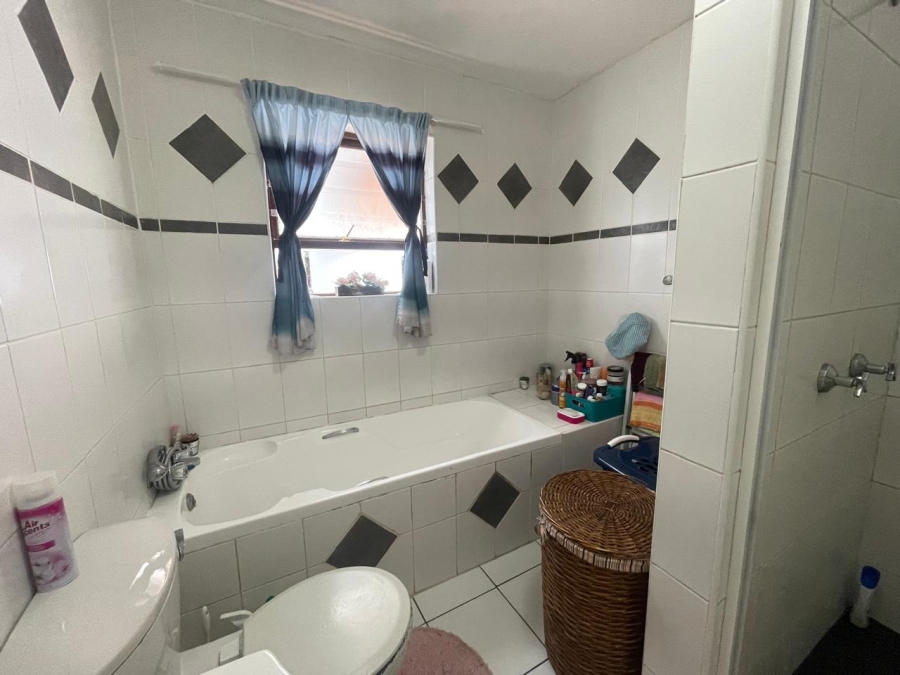 2 Bedroom Property for Sale in Boland Park Western Cape